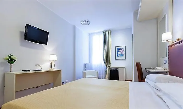 帕拉狄索酒店 4* 圣雷默