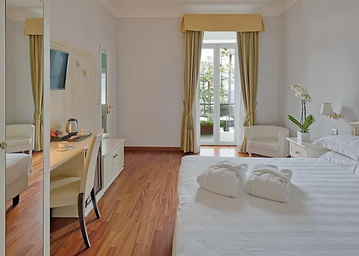 帕拉狄索酒店 圣雷默